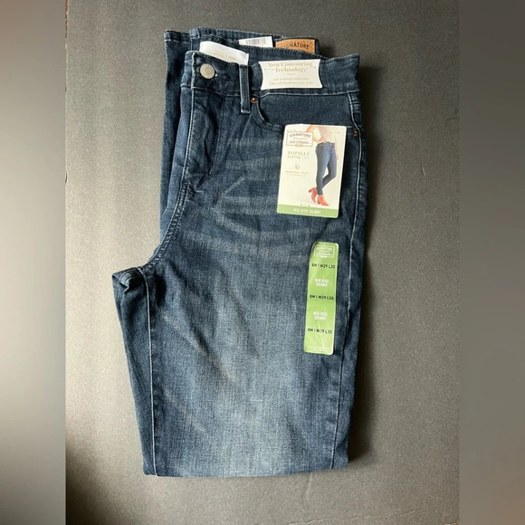 Levi Strauss NWT Mid Rise Skinny Jeans Dark Wash Stretchy business casual - Picture 1 of 5